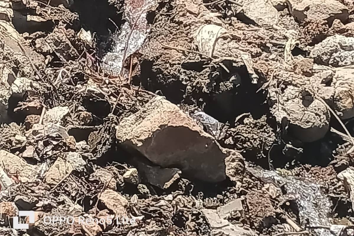 Vecinos de la colonia Las Torres se quejan por el constante derrame de agua potable