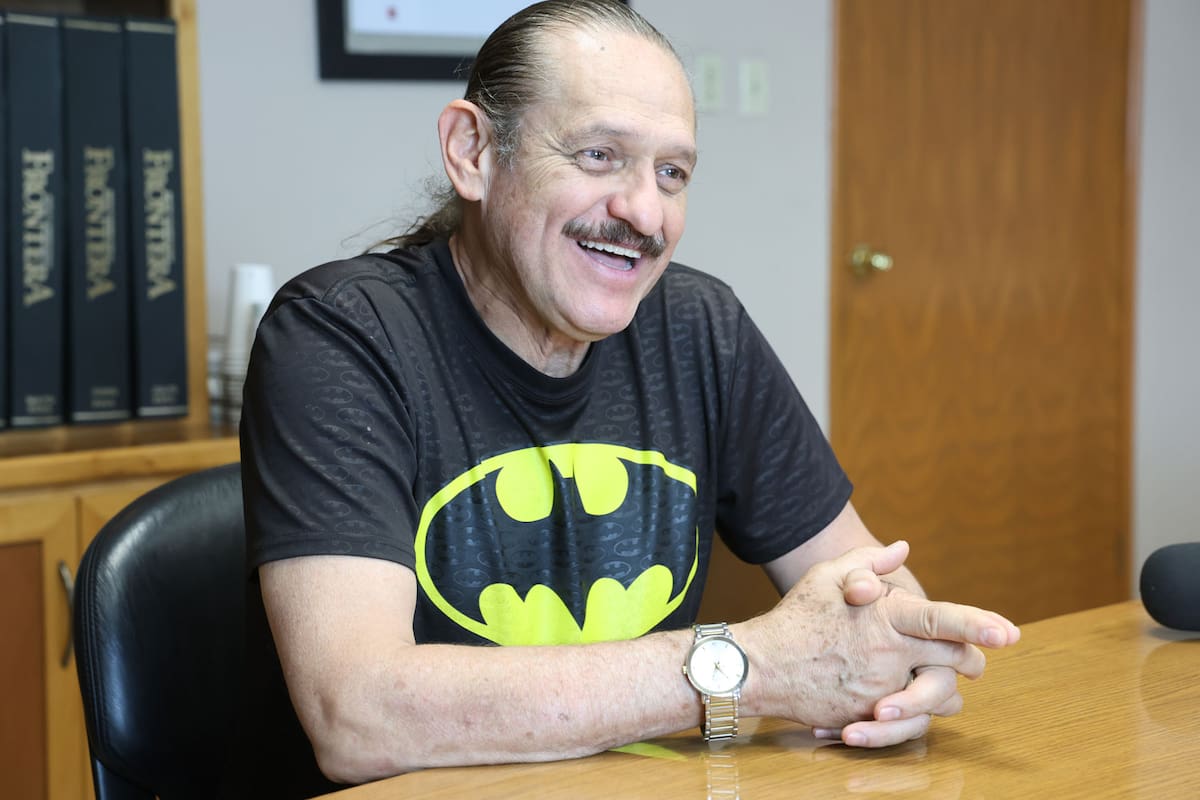 Teo González, conocido como el comediante de "La cola de caballo" celebra 40 años de trayectoria.