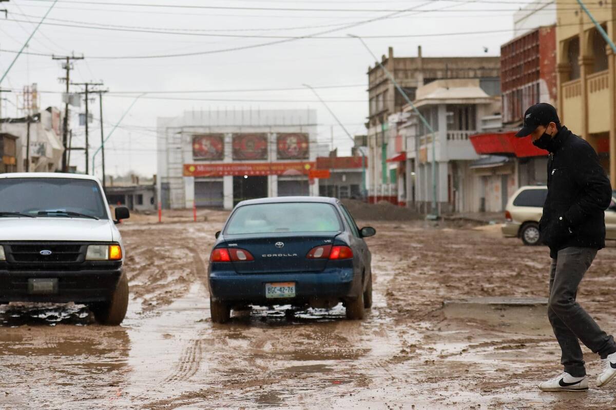 Atienden 26 vialidades por inundaciones en Mexicali