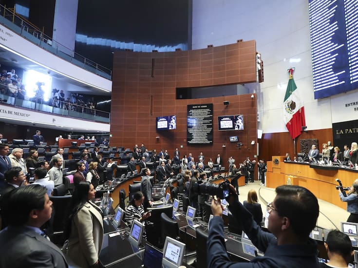 Confrontaciones en el Senado por asesinato de alcalde Carlos Manzo de Uruapan; morenistas tildan de “carroñeros” a opositores y Lilly Téllez se enfrenta de nuevo a Noroña