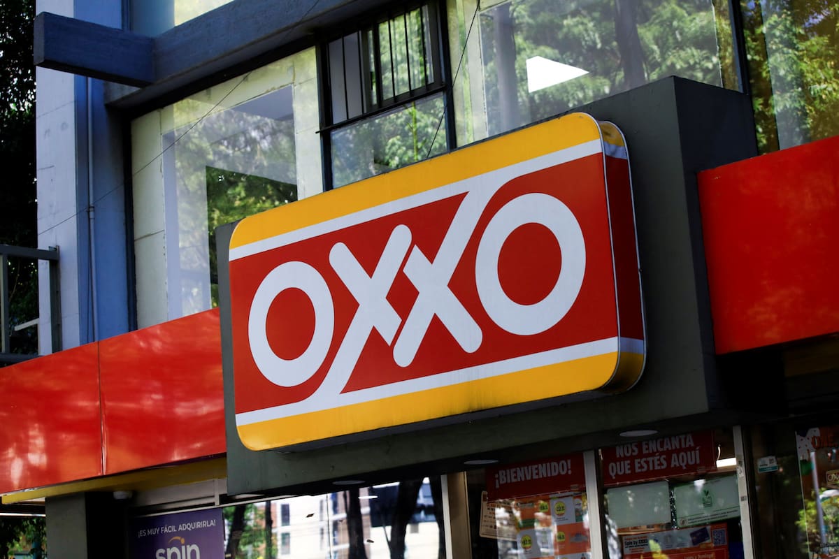 OXXO habilita tiendas como puntos para recoger paquetes y devolver compras en línea mediante una alianza con Cubbo