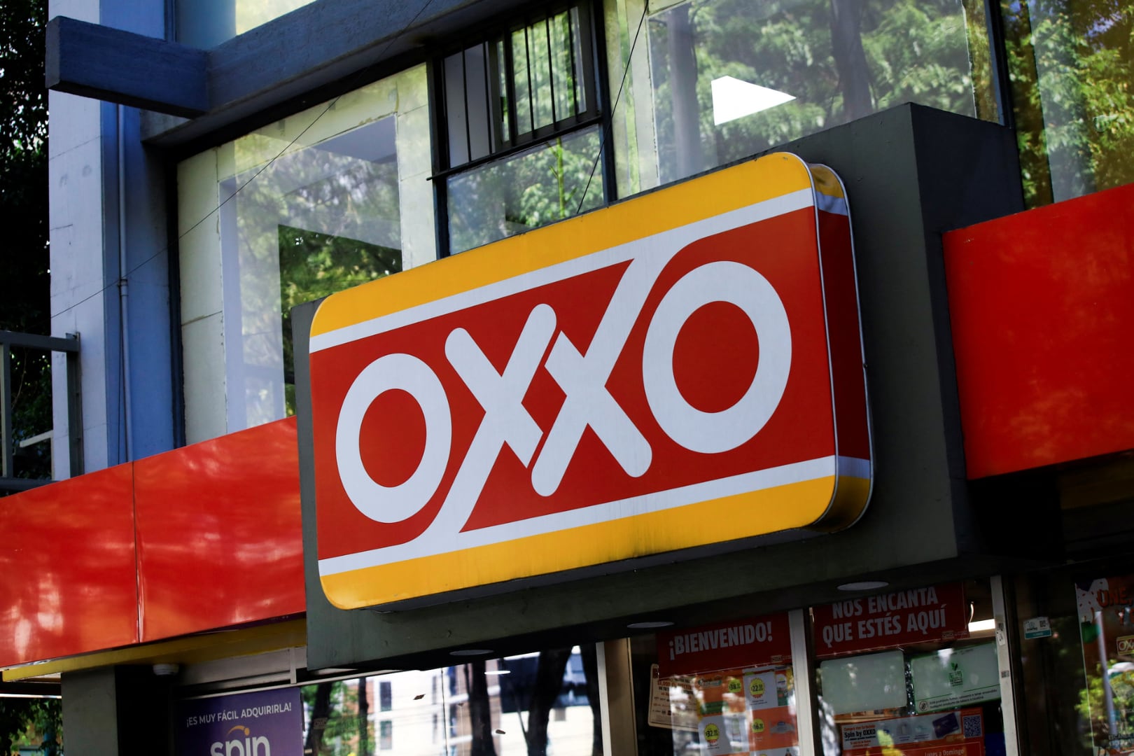 Los cierres reportados corresponden a una depuración de sucursales de bajo rendimiento y no modifican el objetivo de expansión de FEMSA para los próximos años.