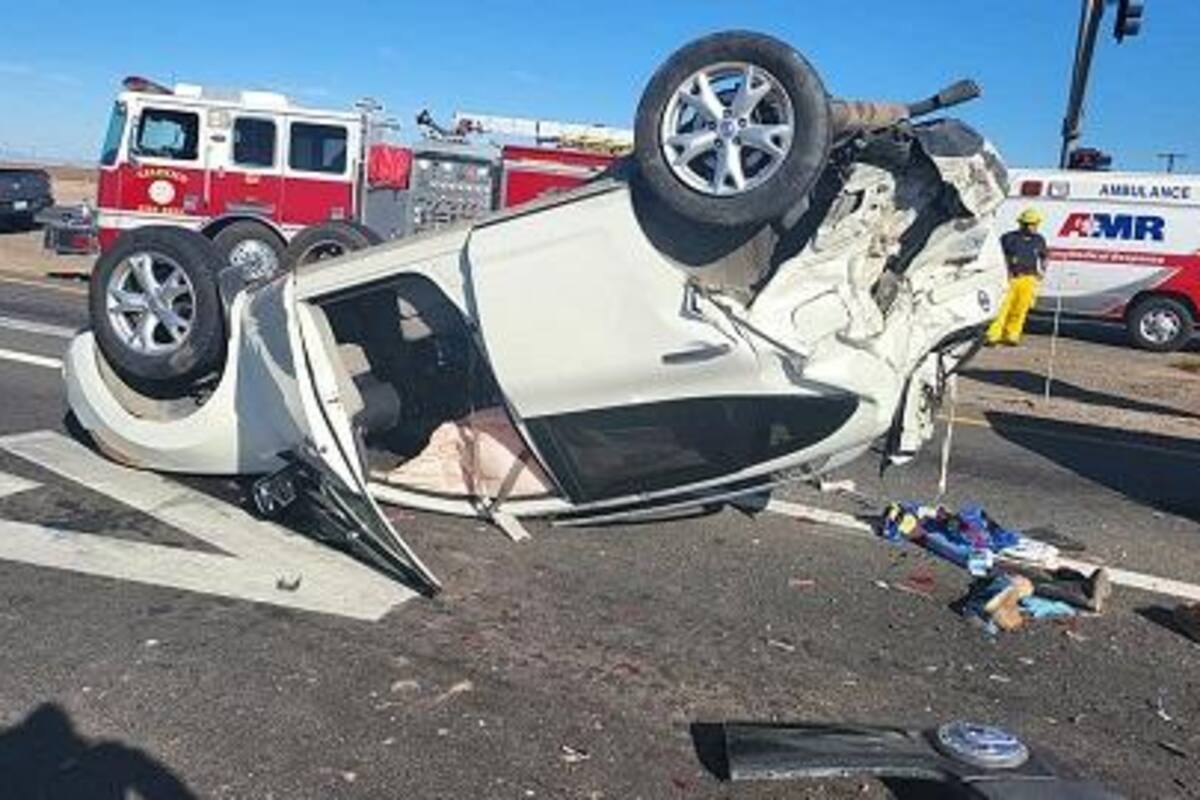 Carambola en Calexico, vuelcan dos