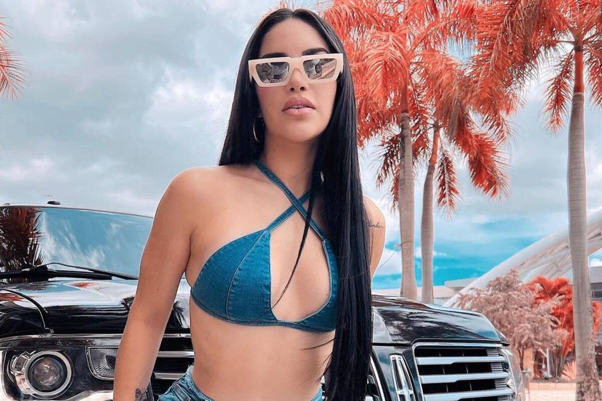 Kimberly Loaiza sale de fiesta y se traslada en 'scooter'