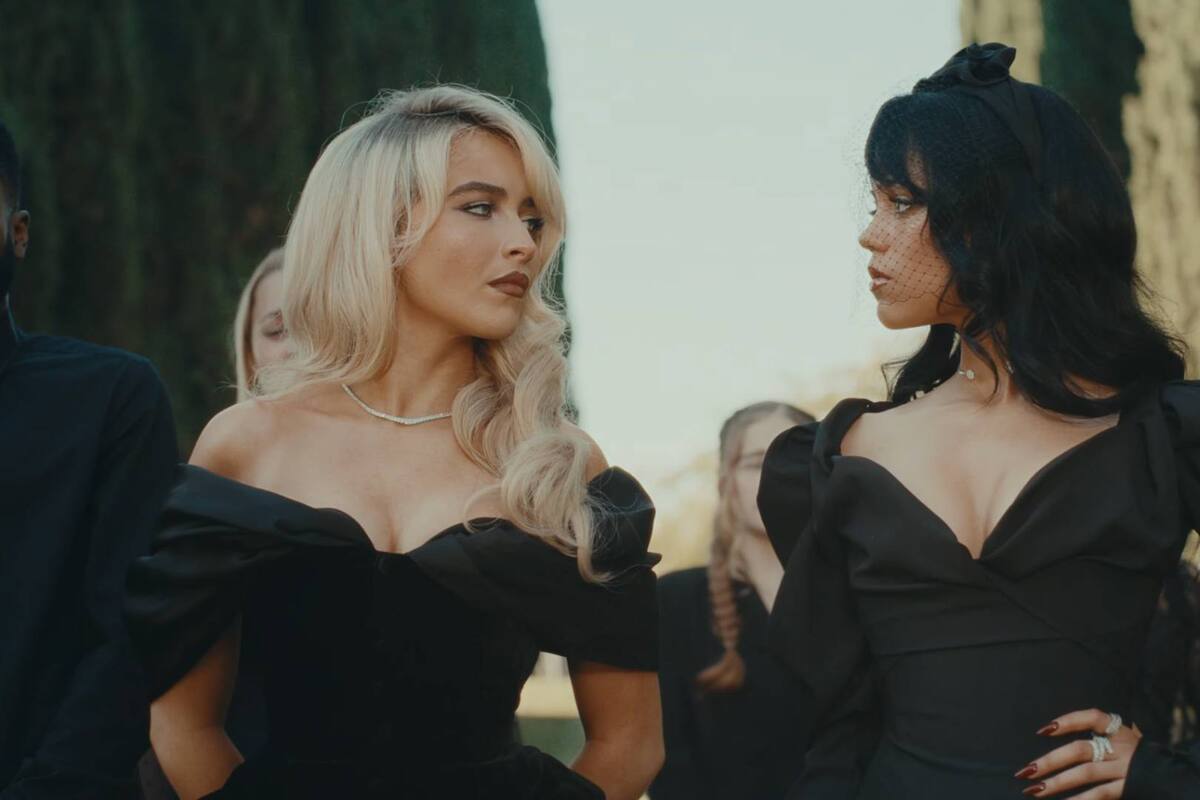Sabrina Carpenter y Jenna Ortega luchan y se besan en "Taste"