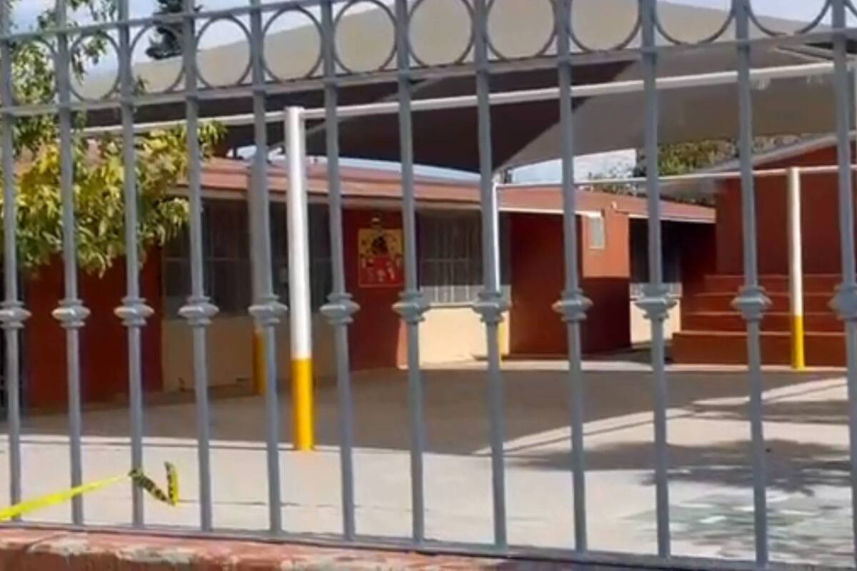 Matan a tiros a un hombre y hieren gravemente a su hijo afuera de un kínder