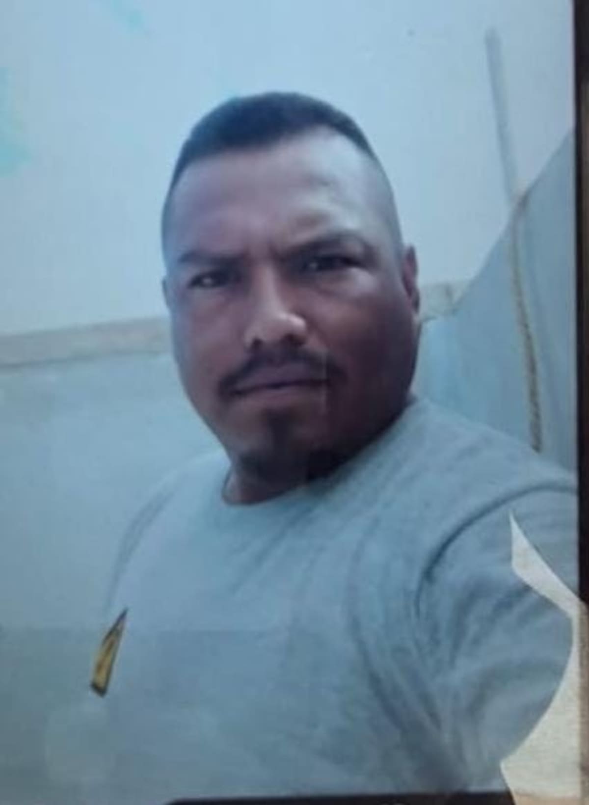 Familiares de 11 migrantes desaparecidos denunciaron la falta de información sobre sus seres queridos, luego de que la Guardia Costera de Estados Unidos suspendiera el operativo tras localizar a 16 personas. Foto: Cortesía