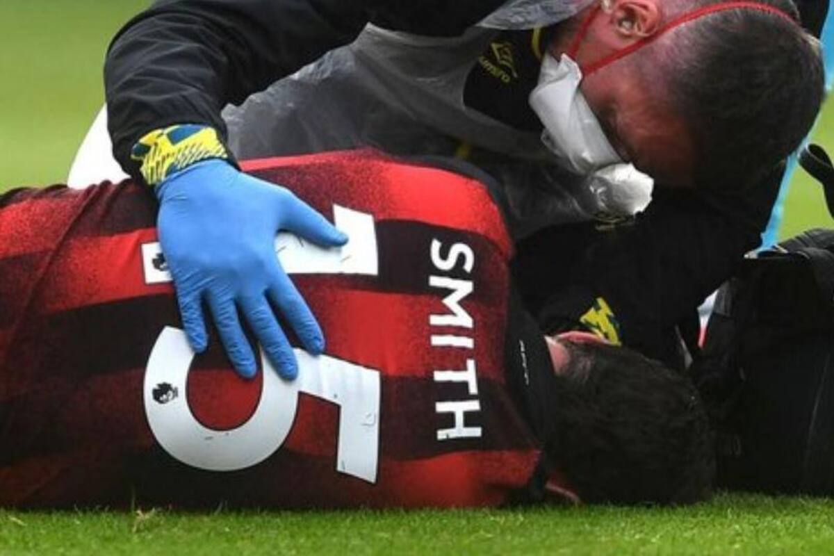 Tras brutal choque y pelotazo jugador de Bournemouth sale inconsciente vs Tottenham