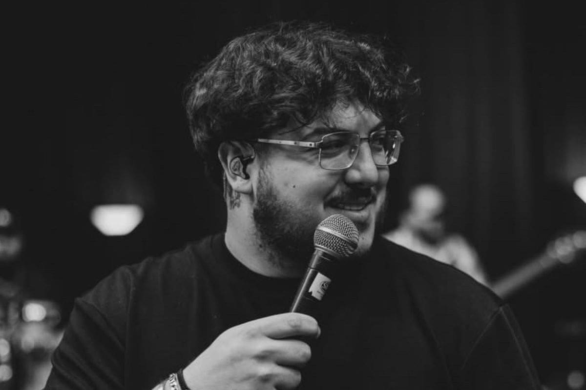 Payo, integrante de Grupo Frontera, se compromete con su novia