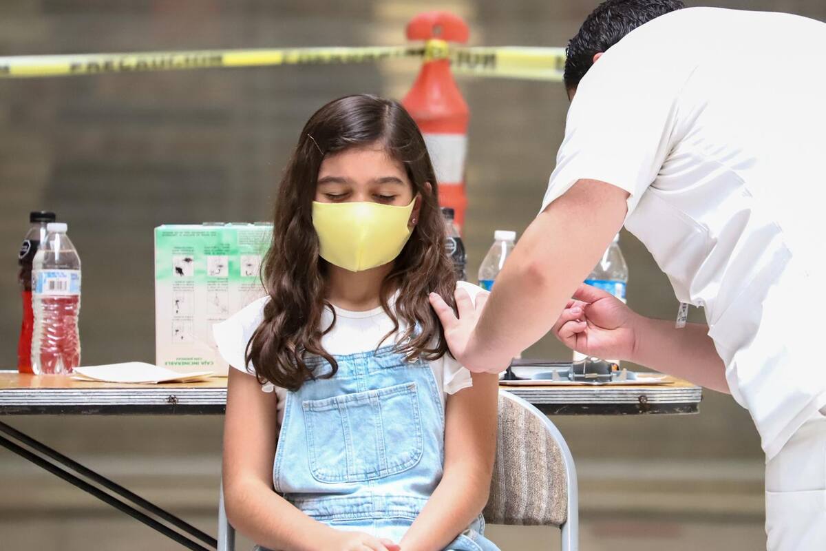 Piden llevar a niños a recibir vacuna anti Covid