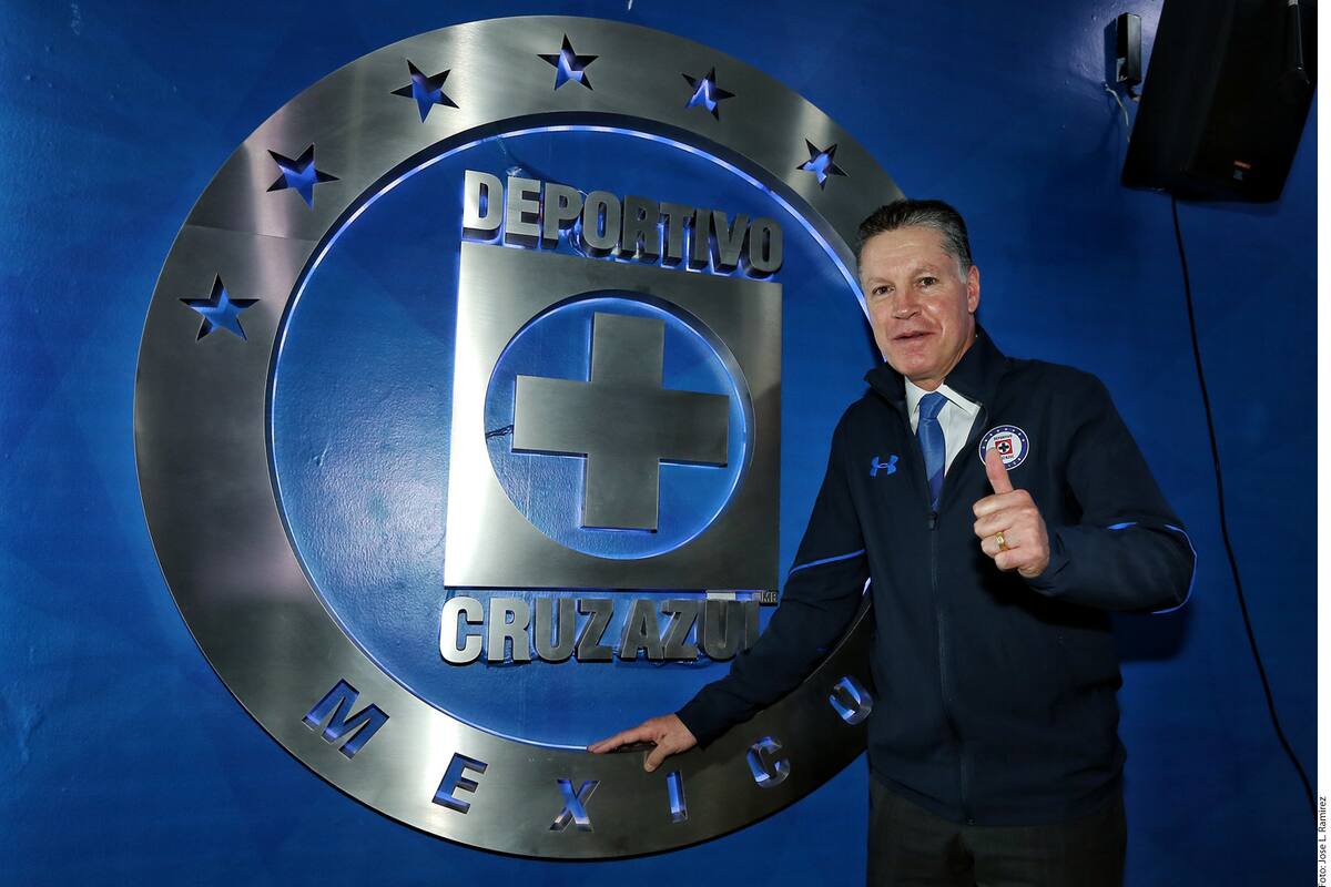 Ricardo Peláez alza otro título con el Cruz Azul