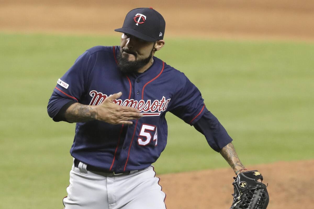 Sergio Romo acuerda por una temporada con los Atléticos