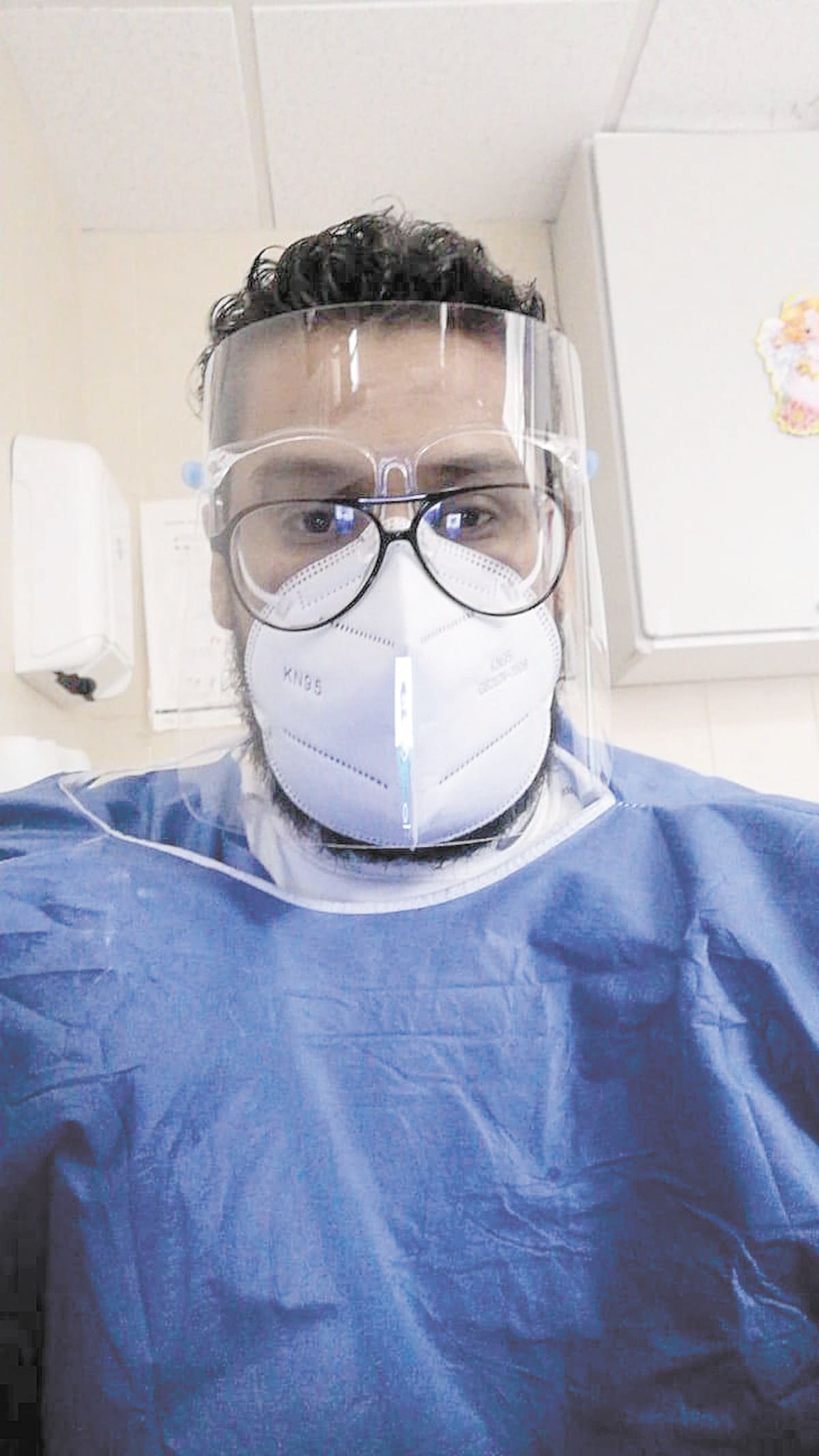 Manuel Castillo trabaja como enfermero en el IMSS e Isssteson.