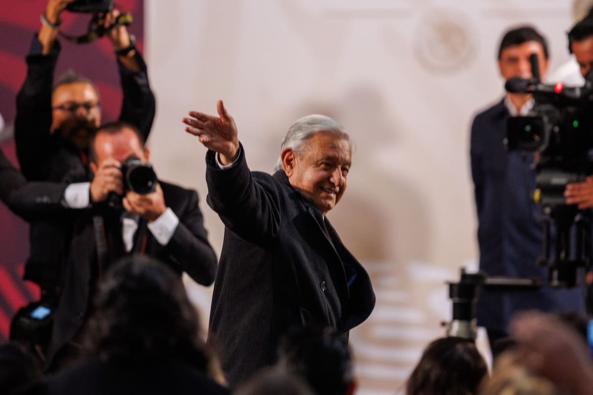 Crónica: AMLO dice “adiós”