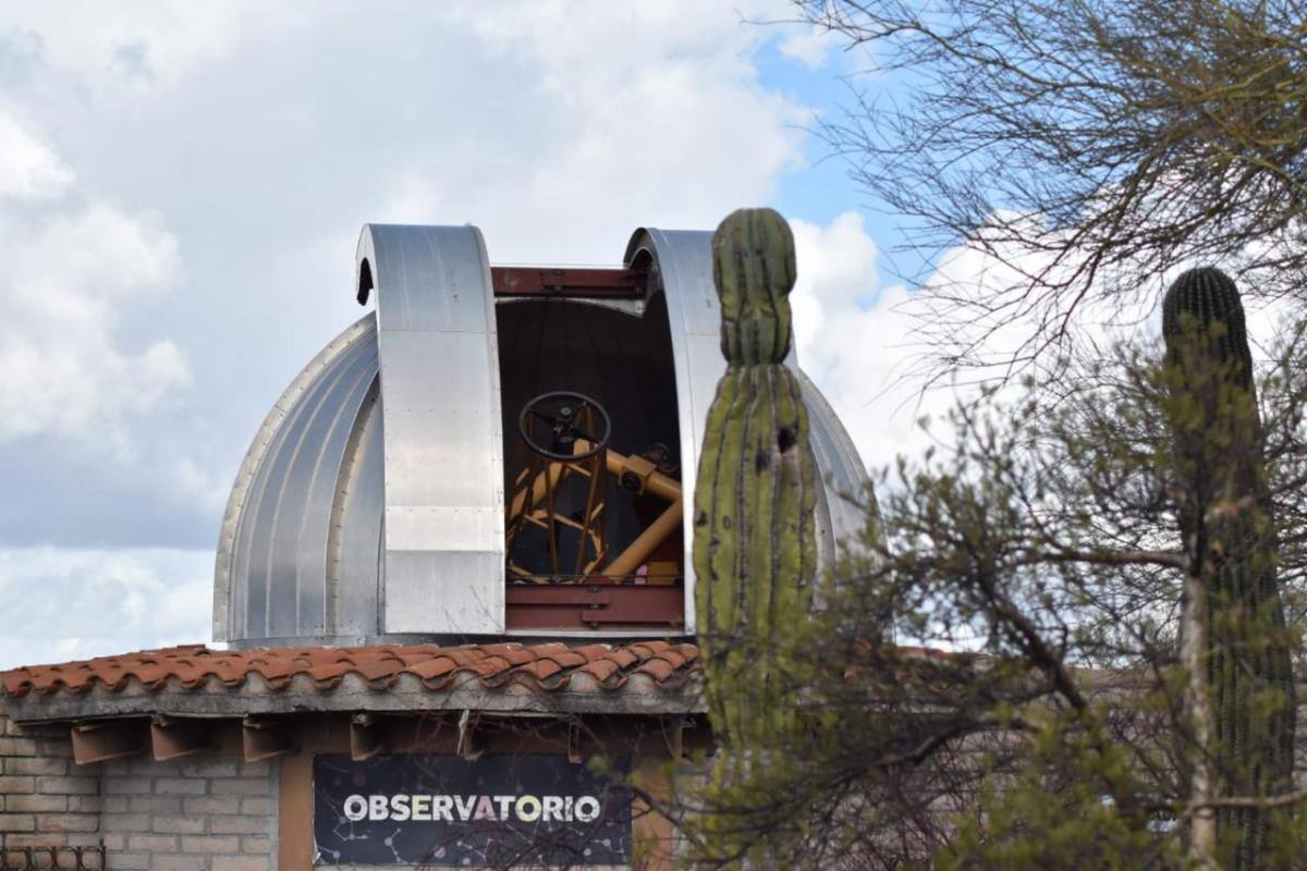 El telescopio es una de las réplicas del Observatorio de la UNAM. FOTO: BANCO DIGITAL