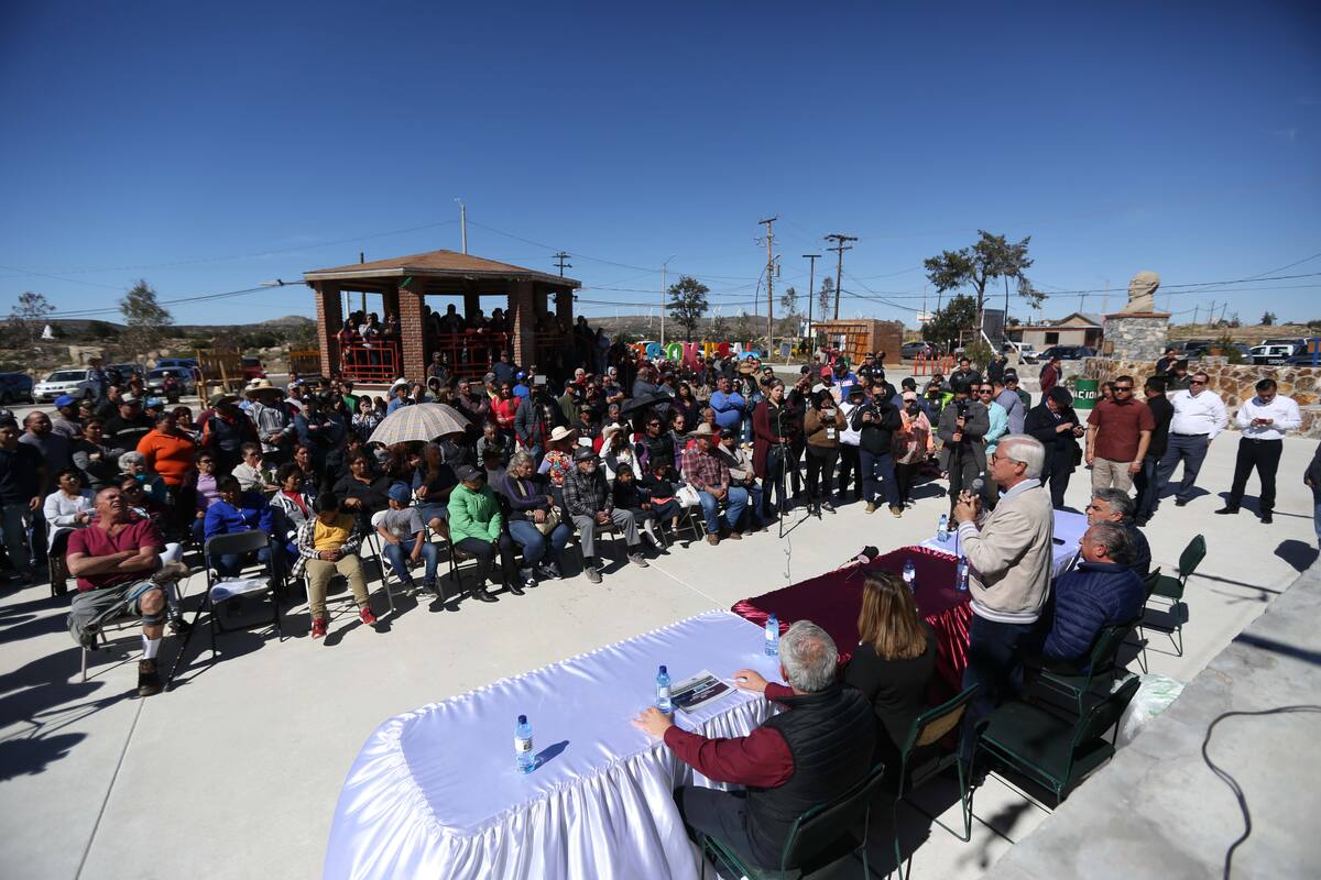 Gobernador se reúne con residentes de La Rumorosa