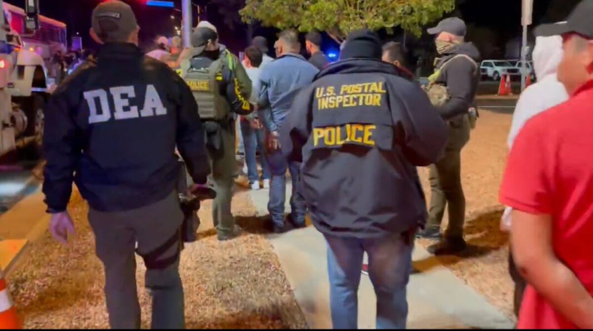 Redada en club nocturno de Colorado deja más de 100 migrantes detenidos
foto: hipocritalector.com