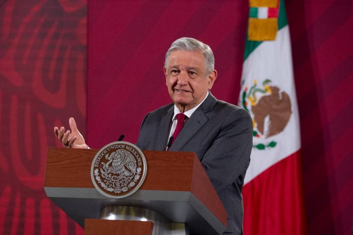 Carlos Loret de Mola: AMLO quiere que México libre, de Felipe Calderón, sea partido