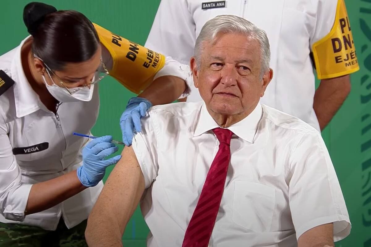 AMLO recibe segunda dosis de vacuna contra Covid-19