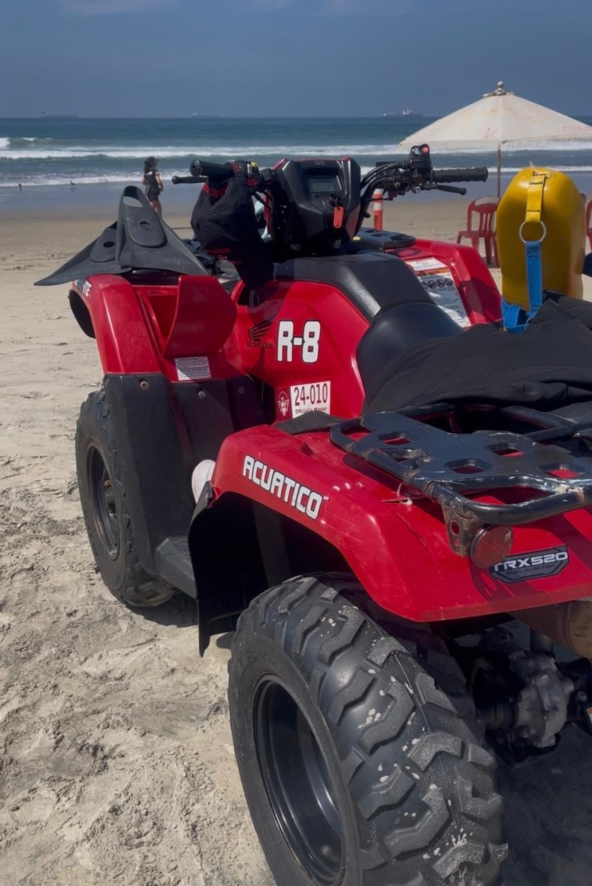 El cuerpo de rescate acuático implementa un operativo especial con torres, unidades y más salvavidas ante la alta afluencia por Semana Santa. Foto: Carmen Gutierrez