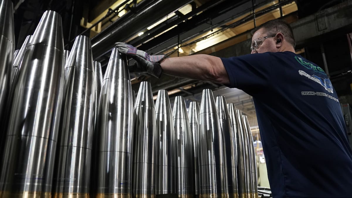 La planta de General Dynamics en Mesquite, Texas, fue construida para aumentar la producción estadounidense de componentes para proyectiles de 155 mm. (Ilustrativa/REUTERS)