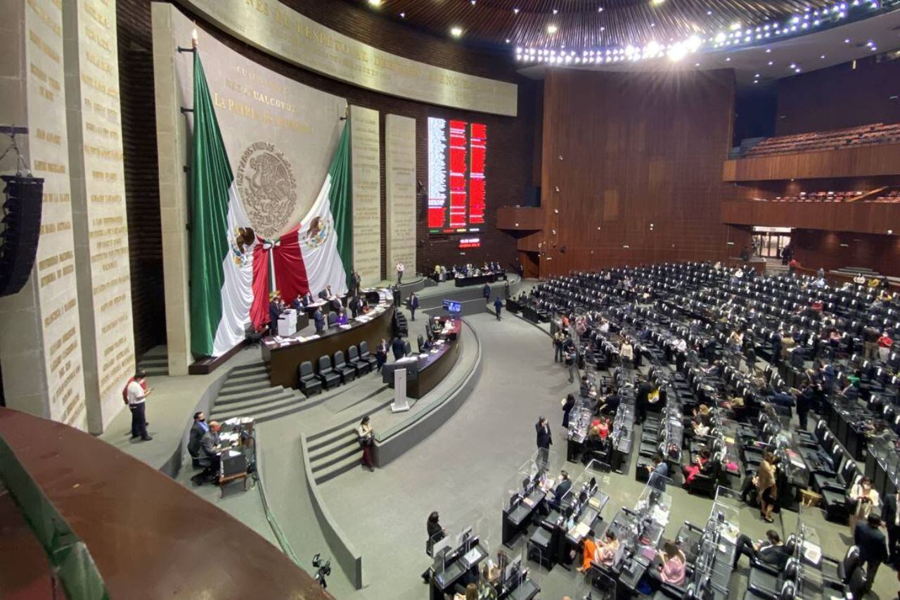 La Cámara de Diputados de México aprobó en lo general el Presupuesto de Egresos de la Federación 2025, con un gasto total de nueve billones 302 mil millones de pesos.