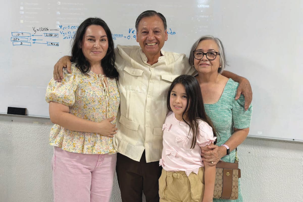 Tras 44 años, profesor del Itson se despide de las aulas y de una vida dedicada a enseñar en Ciudad Obregón