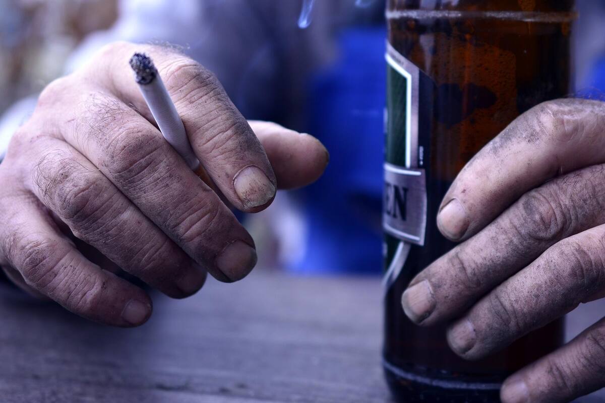 Mexicanos consumen 10 litros de alcohol al año en promedio: OCDE