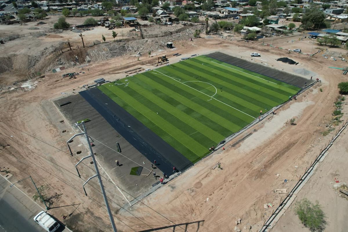 Confirman avance del 75% en rehabilitación del campo de fútbol Godoy Calalo