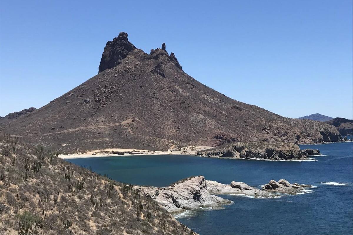 Vigilan ascensos al cerro Tetakawi