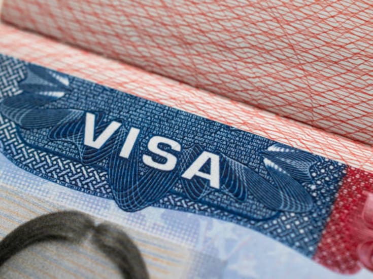 “A la diputada no le quitaron la visa, yo la vi”, afirma diputado Molina