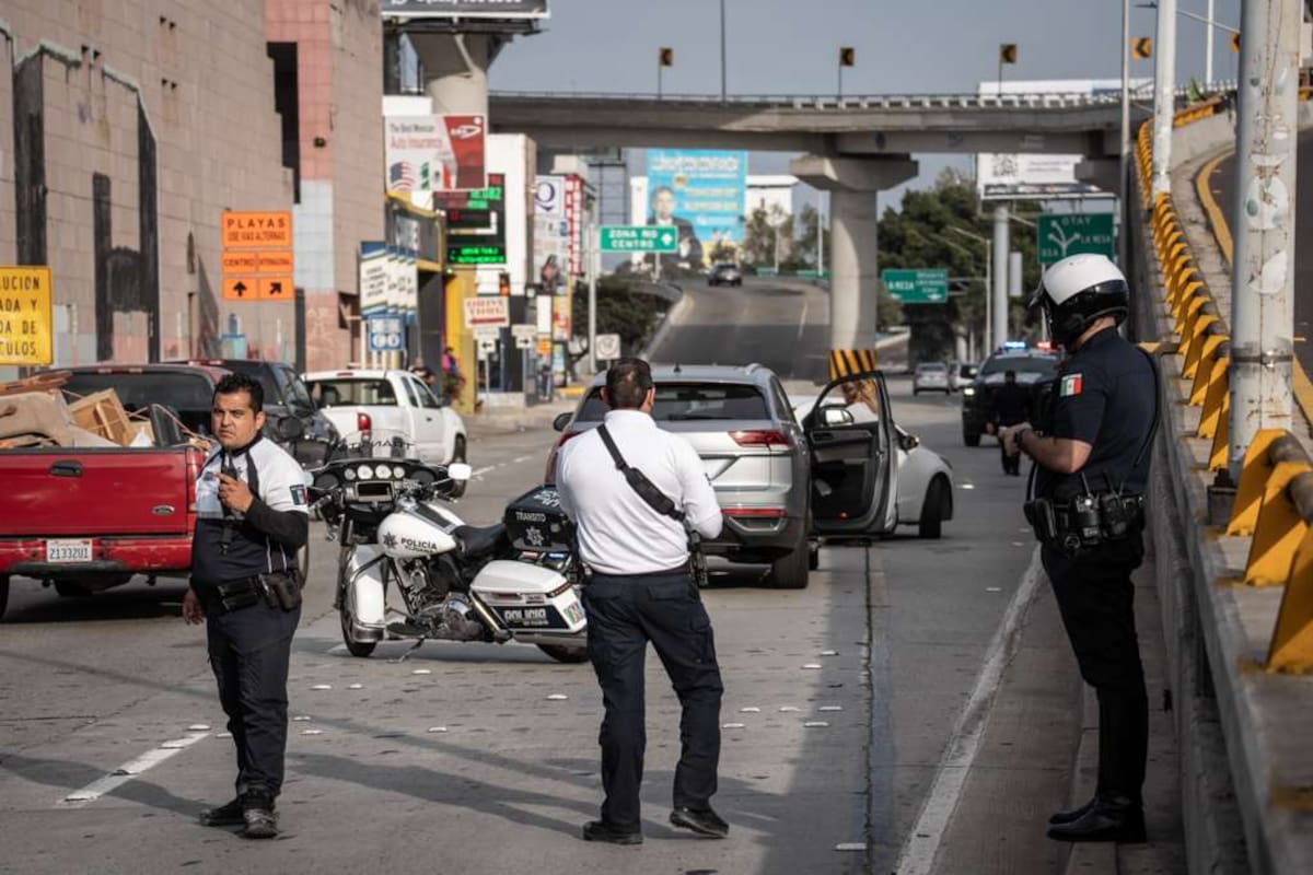 Fatal choque en garita de El Chaparral deja un motociclista muerto