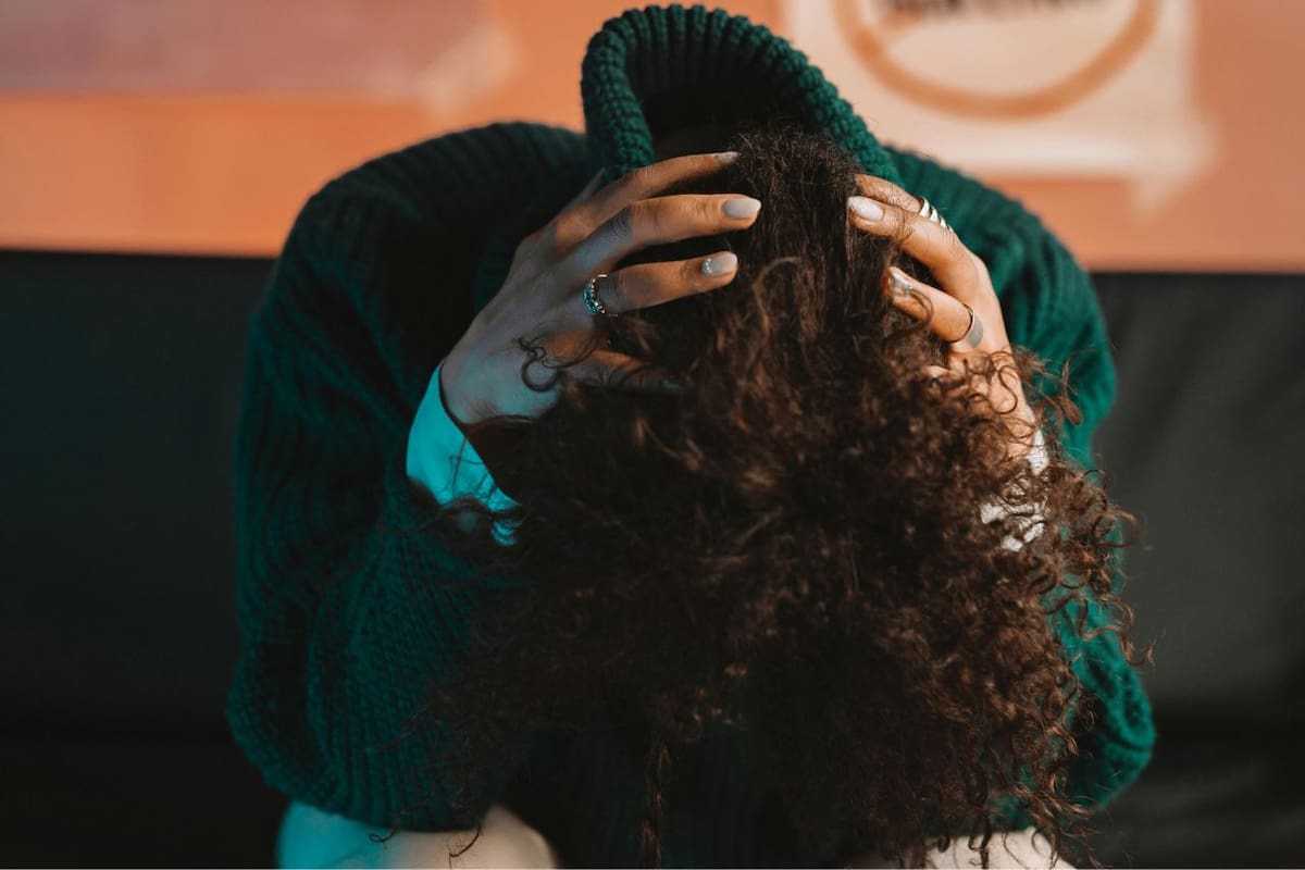 Joven de 18 años escapa de una casa en Nueva Jersey donde presuntamente la obligaban a vivir en una jaula para perros