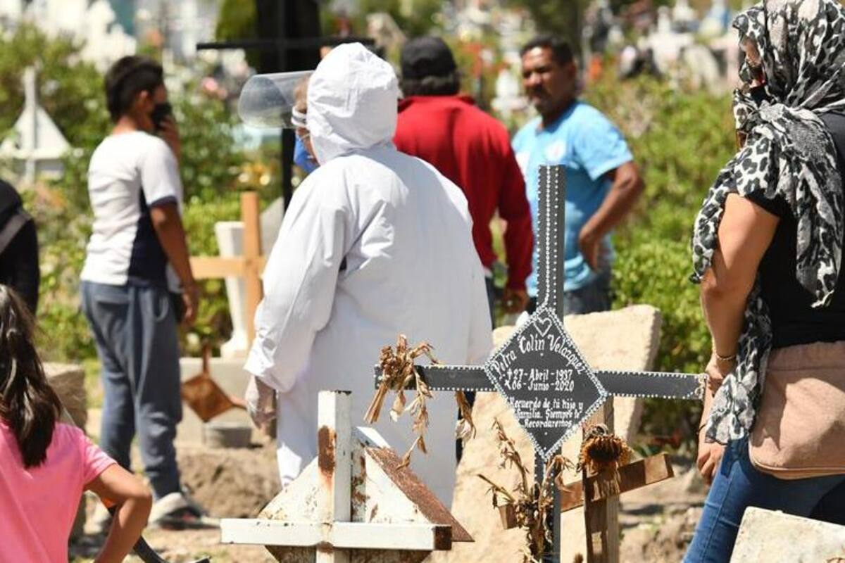 Debate en cifras y México en cuarto lugar por muertes de Covid-19 en el mundo