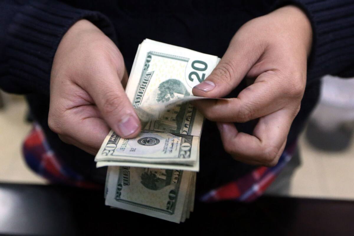 Aumenta dólar en centros cambiarios de Tijuana por Día de San Valentín