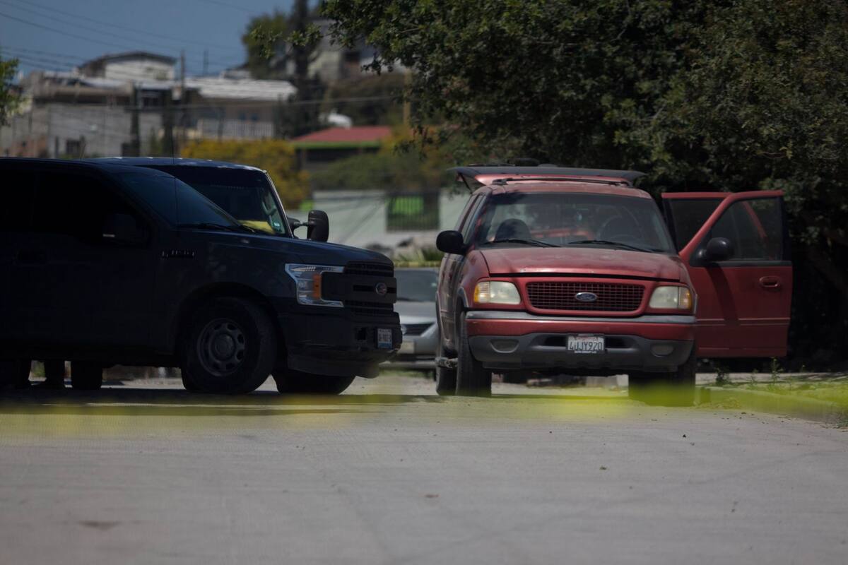 Se reportó que del vehículo emanaba un olor fétido.
