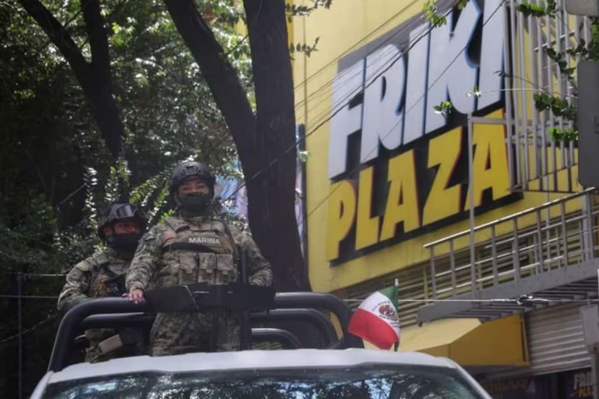 Friki Plaza, Fan Center y Plaza Meave son inspeccionadas por autoridades durante la Operación Limpieza, que deja 477 piezas presuntamente apócrifas aseguradas y un valor estimado de 1.26 millones de pesos en mercancía relacionada con videojuegos y coleccionables