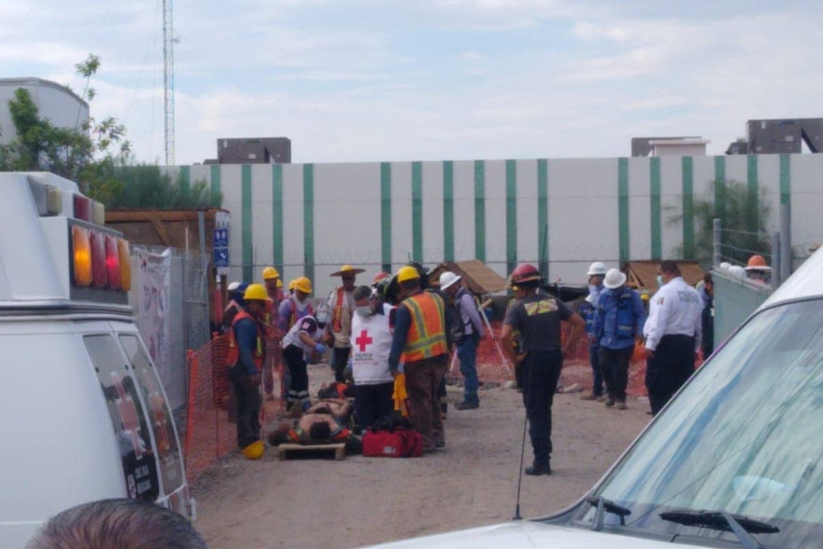 Tres trabajadores resultan lesionados tras derrumbe en construcción en Proyecto Río Sonora