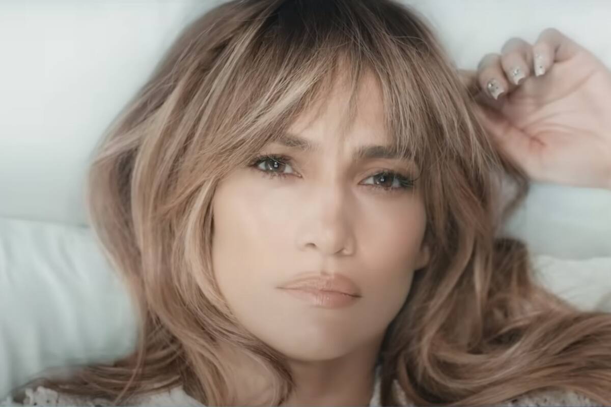 Reseña de ‘This Is Me... Now: A Love Story’: La extravagante nueva película de Jennifer Lopez