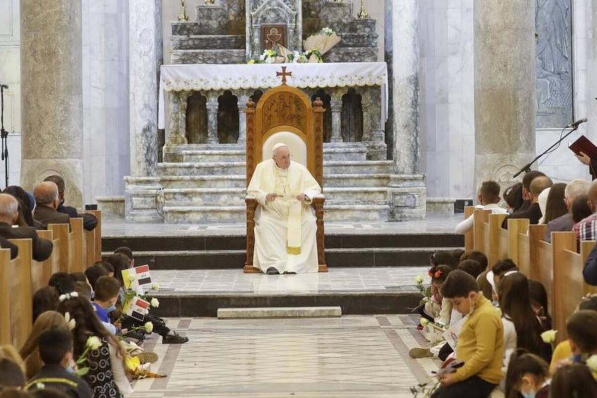 Papa Francisco pide a los cristianos de Irak que reconstruyan