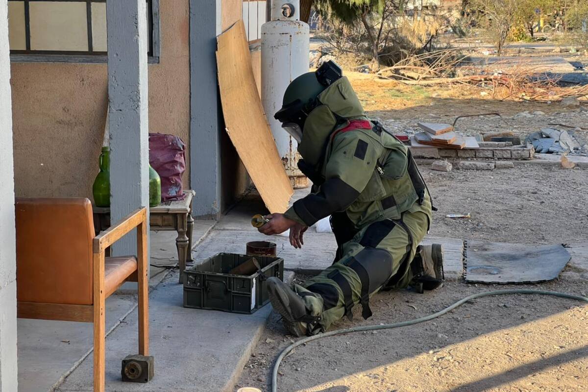 Encuentra una granada en su casa