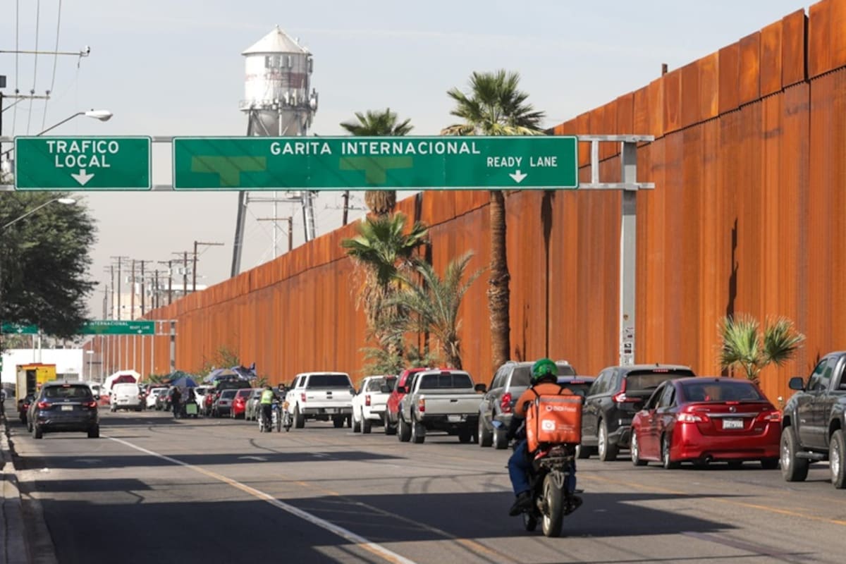 Cruce lento hacia Estados Unidos: garita Zona Centro con más de hora y media de espera