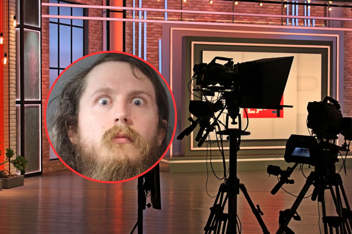 El supervisor de video de conocido canal de noticias en Estados Unidos es acusado de grabar a escondidas a quienes usaban los vestidores de la estación