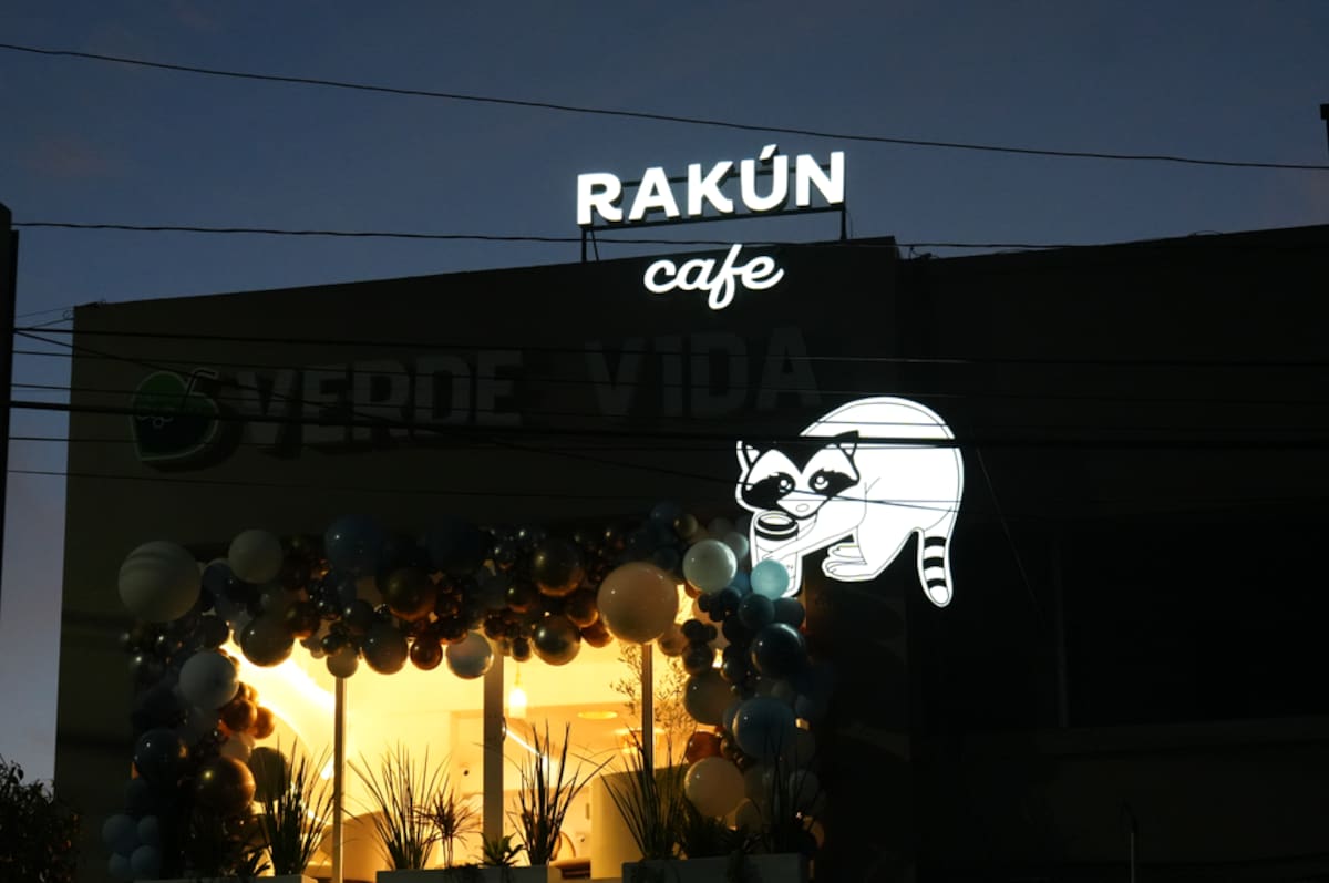 Un café temático inspirado en mapaches abre sus puertas en la Zona Centro, ofreciendo una experiencia creativa y bebidas originales para el público tijuanense. Foto: Carlos Cruz