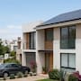 Tu casa podría gastar hasta 9.2% menos electricidad si paneles solares, batería y aire acondicionado dejaran de convertir la energía tantas veces, según un estudio que explica por qué hoy se pierde luz antes de usarla
