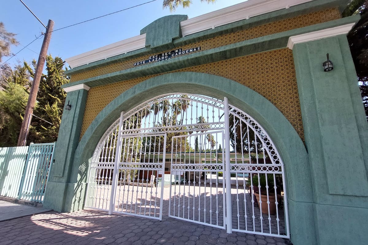 ‘Pega’ a secundaria Lázaro Cárdenas falta de interinos