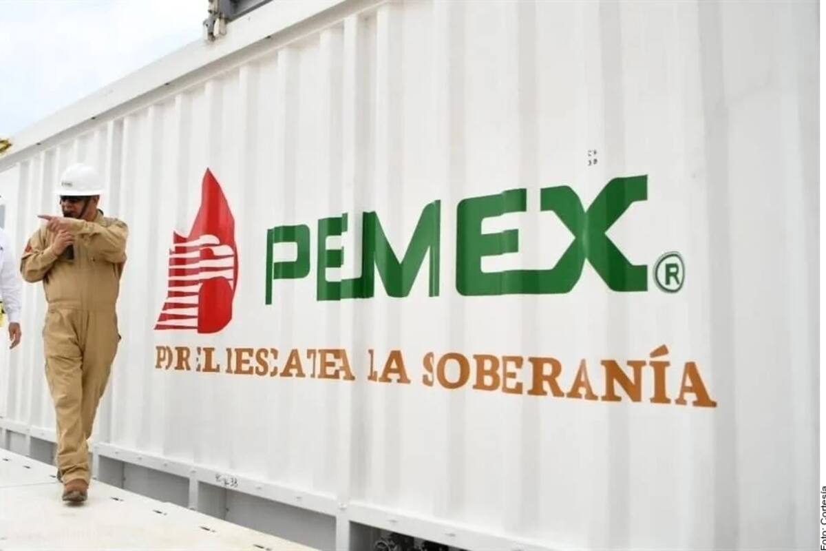 Alertan que deudas podrían provocar caídas en Pemex