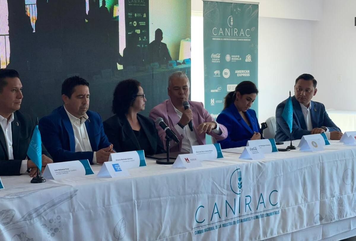El encuentro de dirigentes de la Canirac se realizó dentro del Tianguis Turístico.