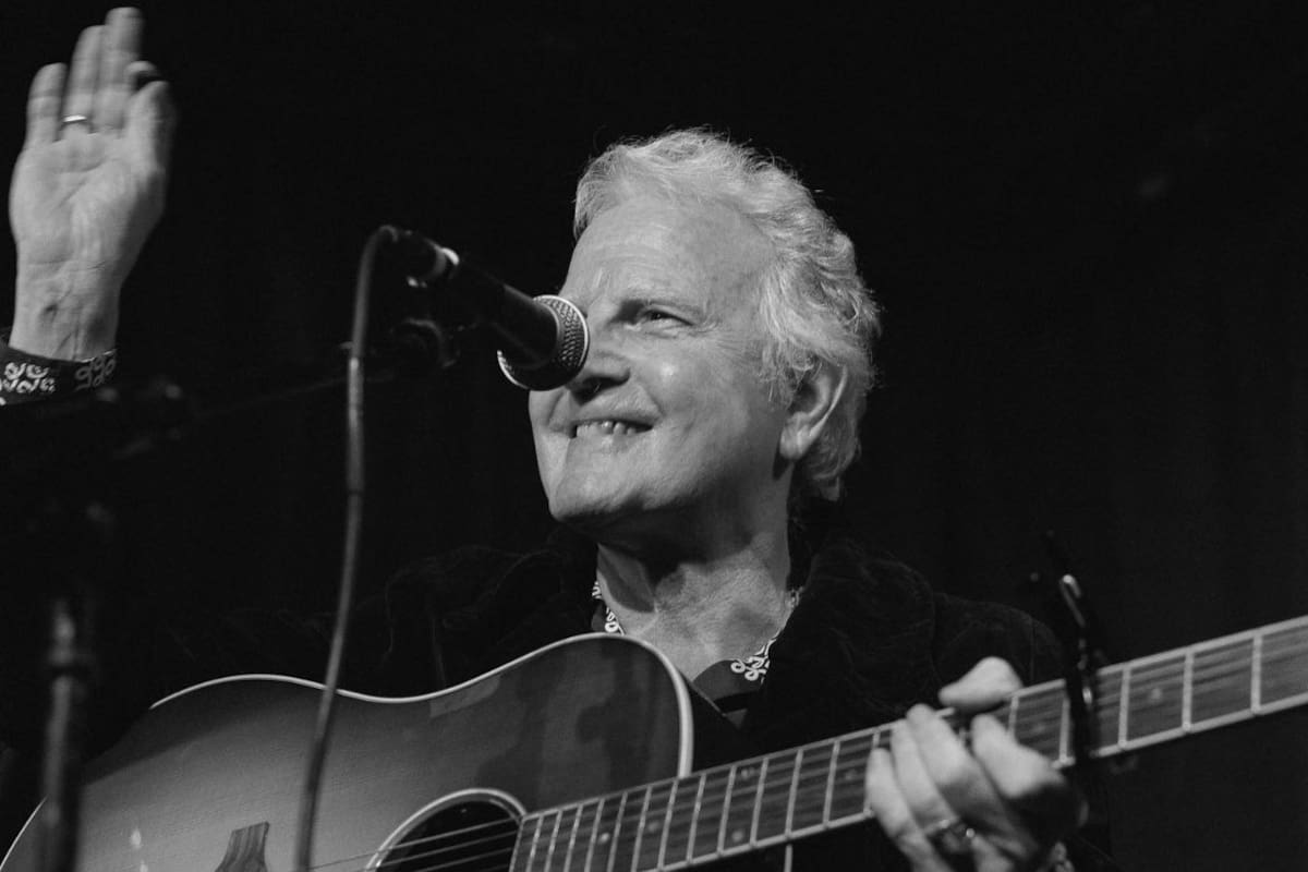 Anuncian la muerte de Billy Steinberg, compositor de éxitos de los 80s como “Like a Virgin”, “True Colors”, “So Emotional” y más