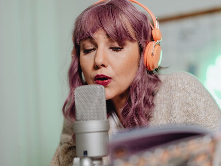 Cantar y salud: lo que dice la ciencia sobre sus efectos en el cuerpo y el cerebro